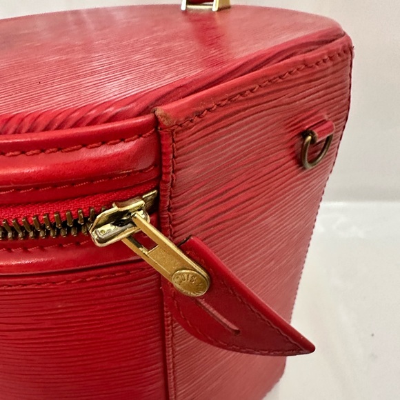 Authentic Louis Vuitton Epi Cannes Handbag Vanity Bag In Red - Picture 5 of 10